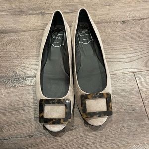 Like new condition Roger vivier flat ballet shoes.